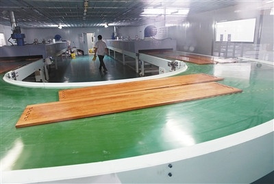 跟隨產(chǎn)業(yè)轉(zhuǎn)移的大勢(shì)，或許未來家具工廠和銷售、設(shè)計(jì)都要分離。